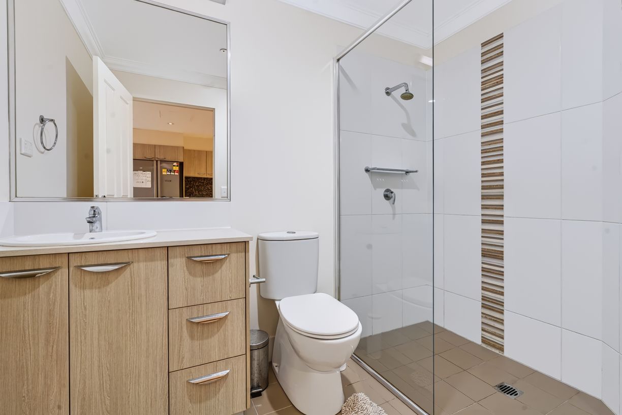 303/12 Salonika Street — photo 8 of 24
