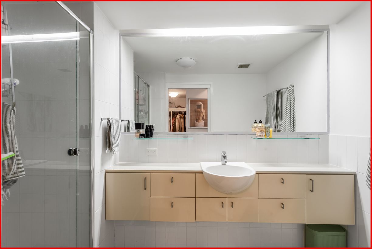 7090/7 Parkland Boulevard — photo 9 of 24