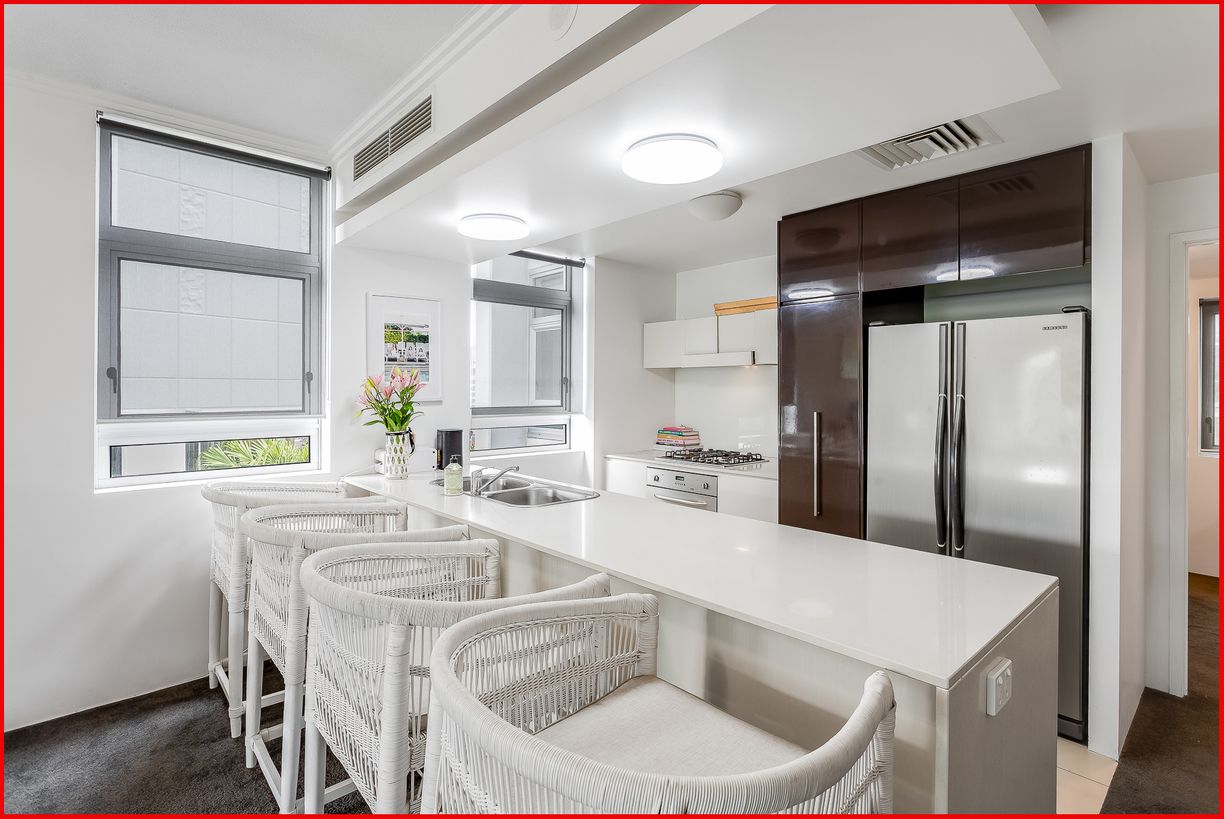 7090/7 Parkland Boulevard — photo 4 of 24