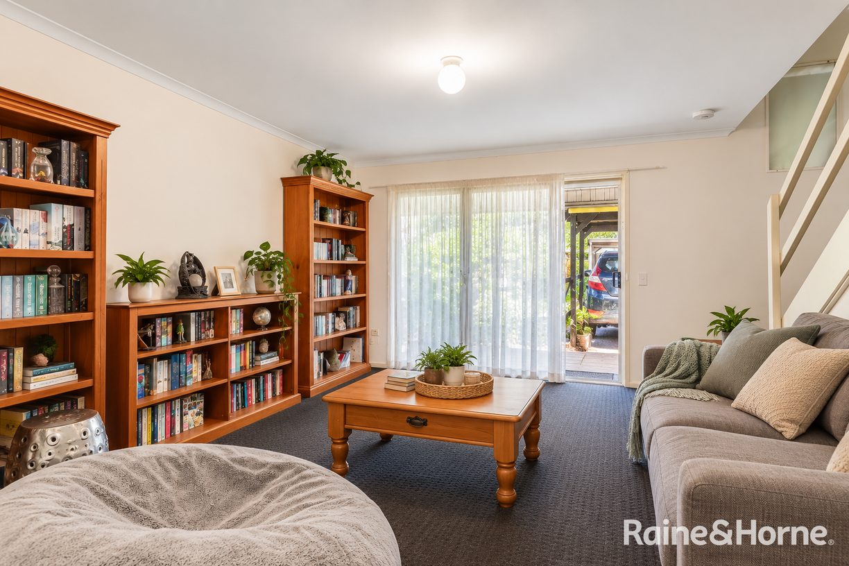 10/11-13 Martin Street — photo 3 of 17