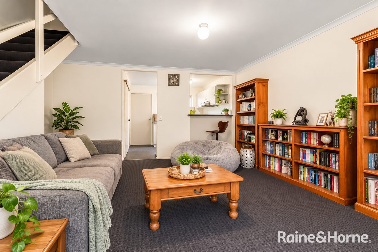 10/11-13 Martin Street — photo 4 of 17