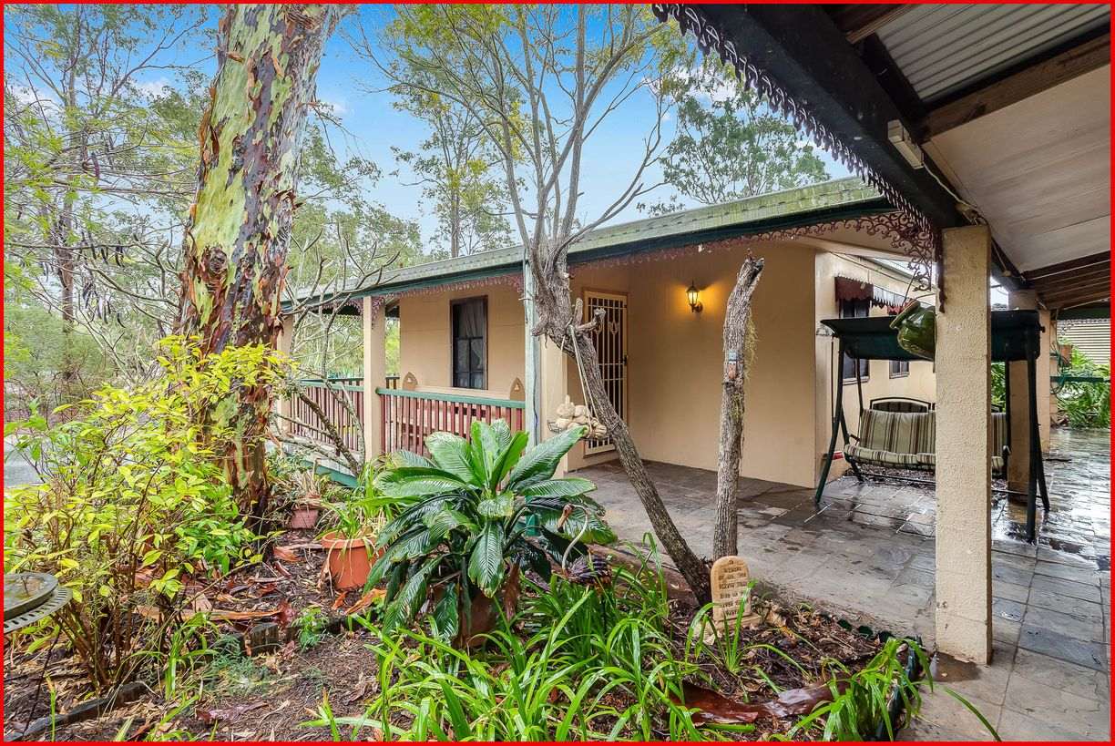 18 Mahonia Street — photo 2 of 25