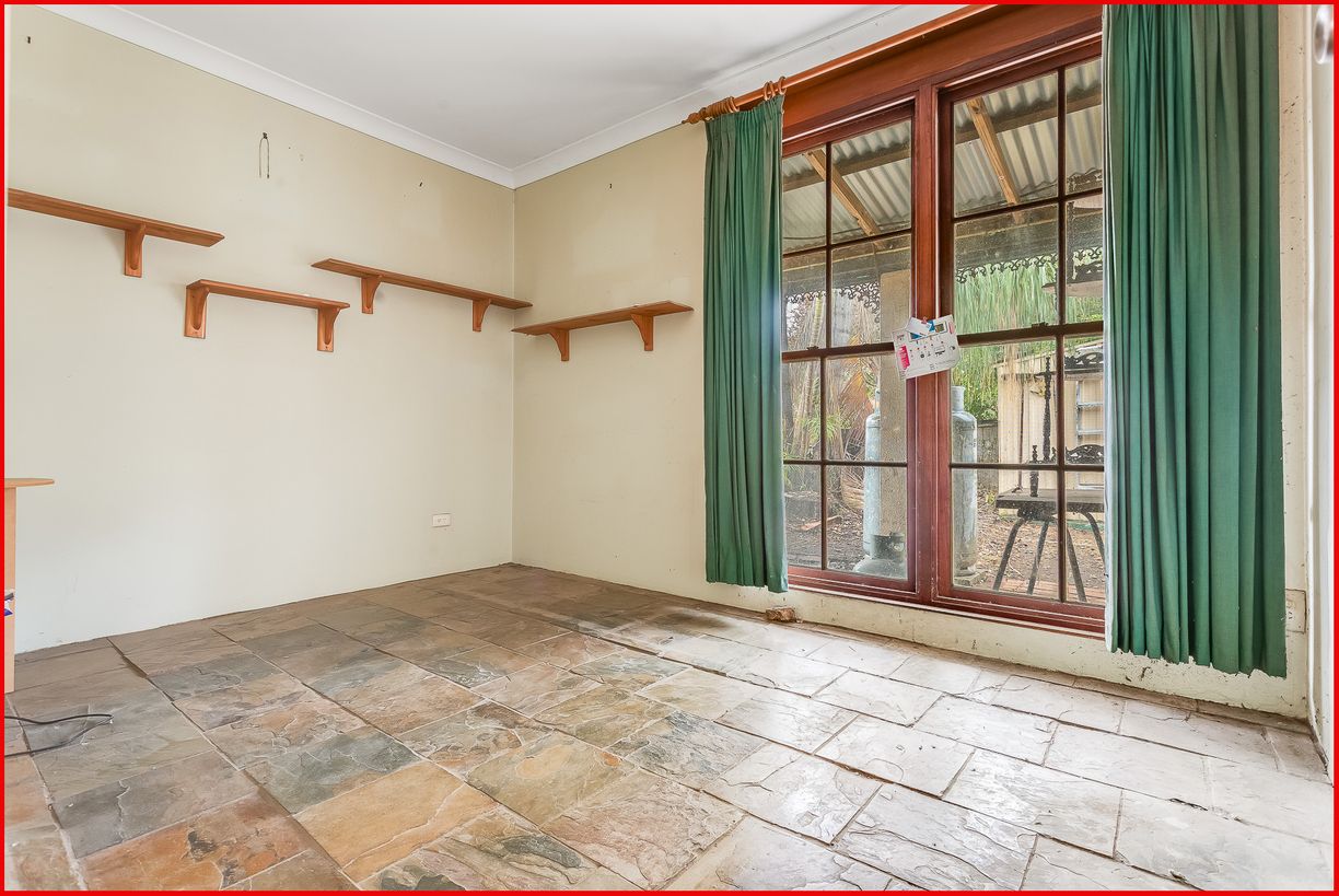 18 Mahonia Street — photo 21 of 25