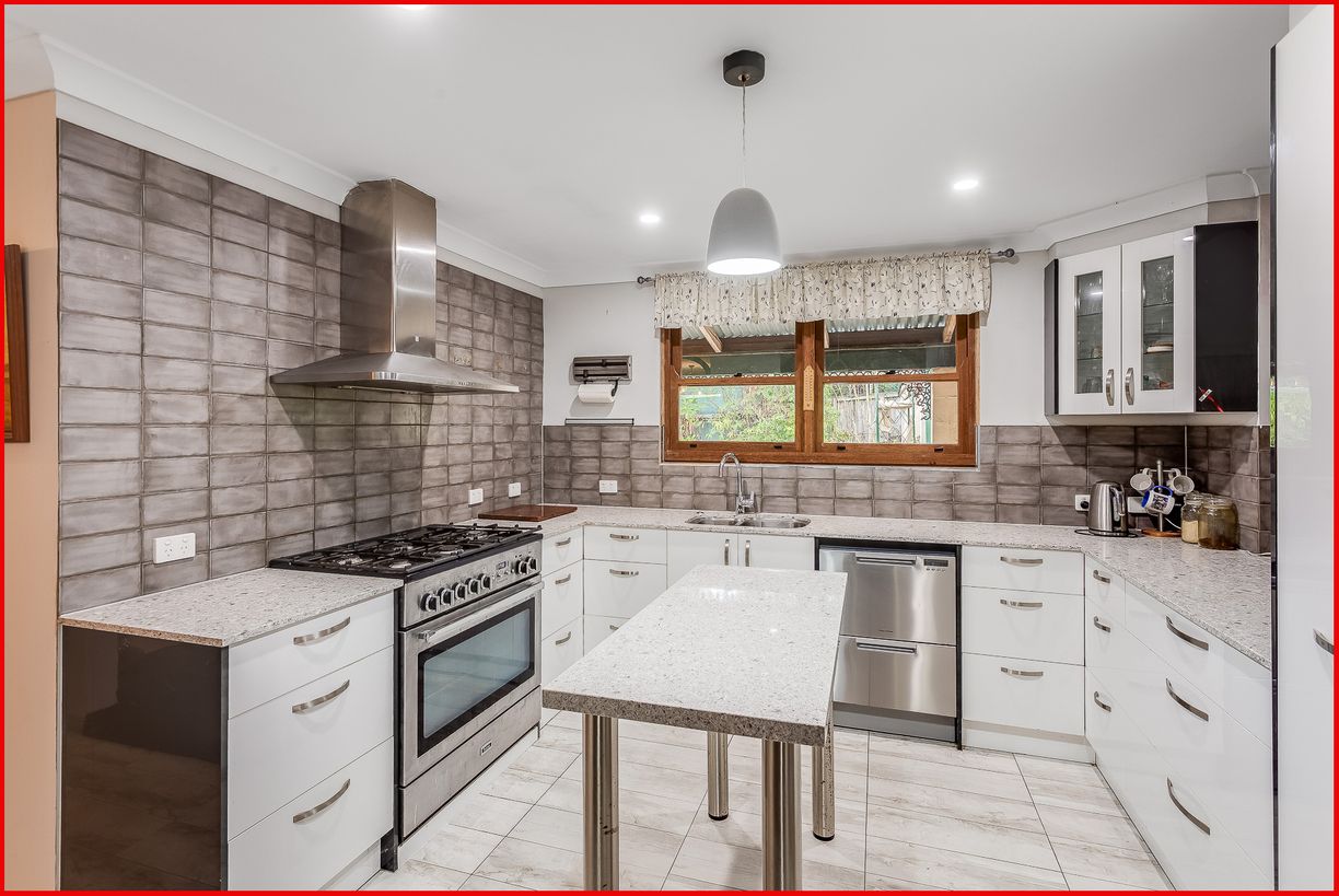 18 Mahonia Street — photo 13 of 25