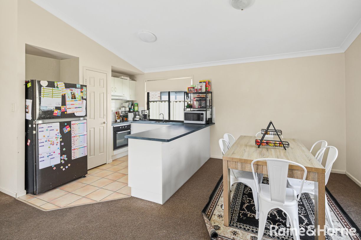 21 Oleander Crescent — photo 3 of 9