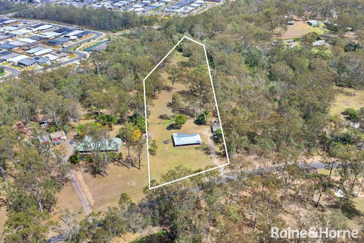 121-123 Hobury Road — photo 13 of 15