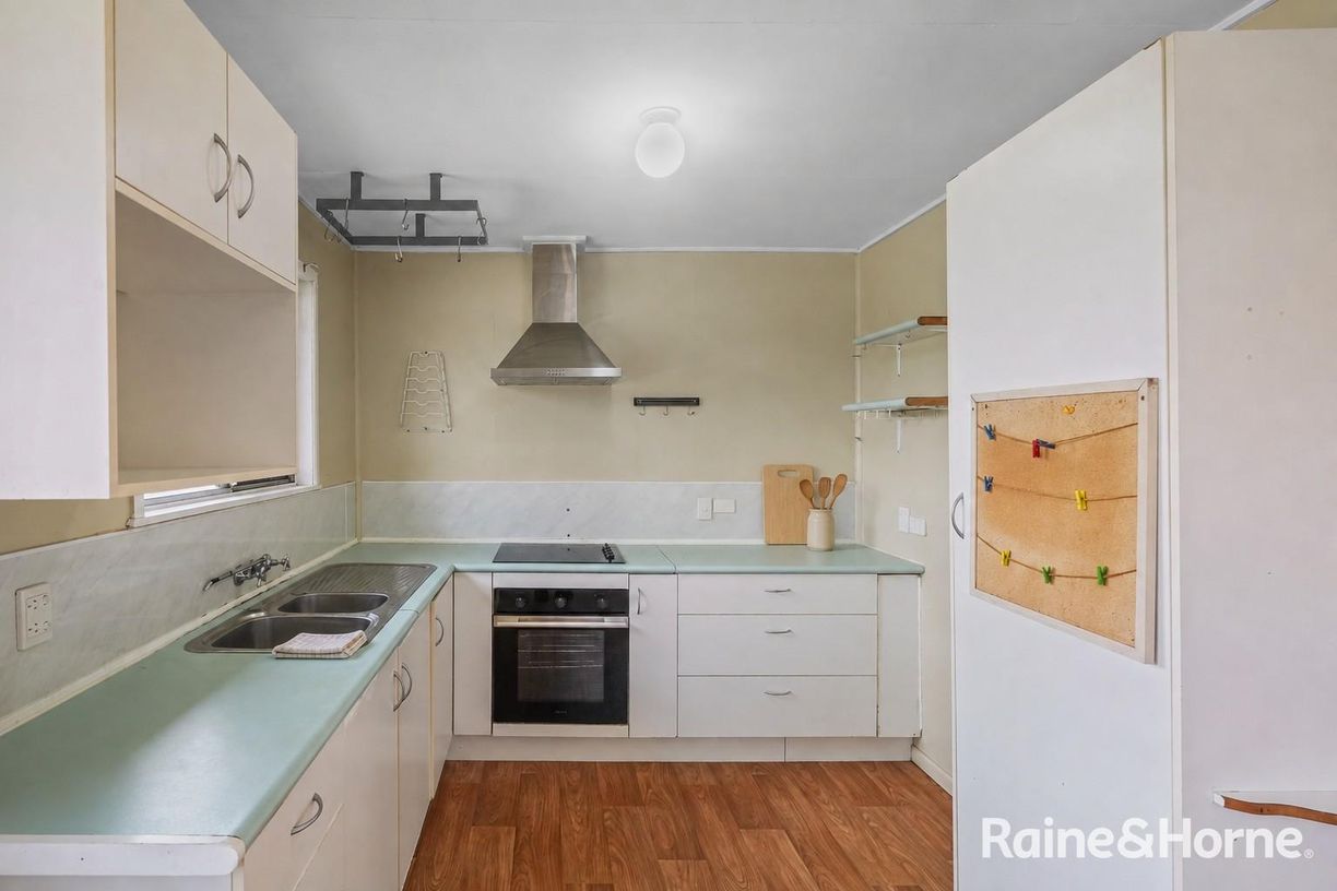 37 Braeridge Drive — photo 5 of 22