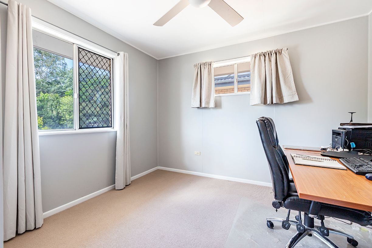 4 Deidre Ann Street — photo 10 of 15