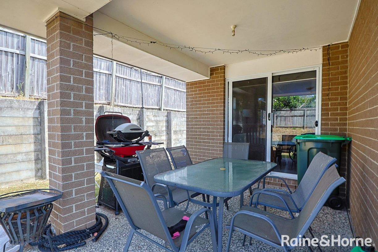 36 Whitmore Crescent — photo 8 of 10
