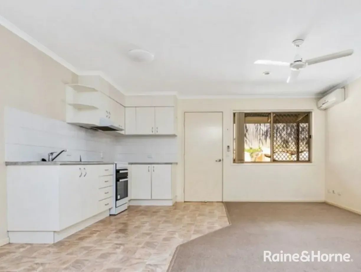 23/13 Thomas Street — photo 2 of 6