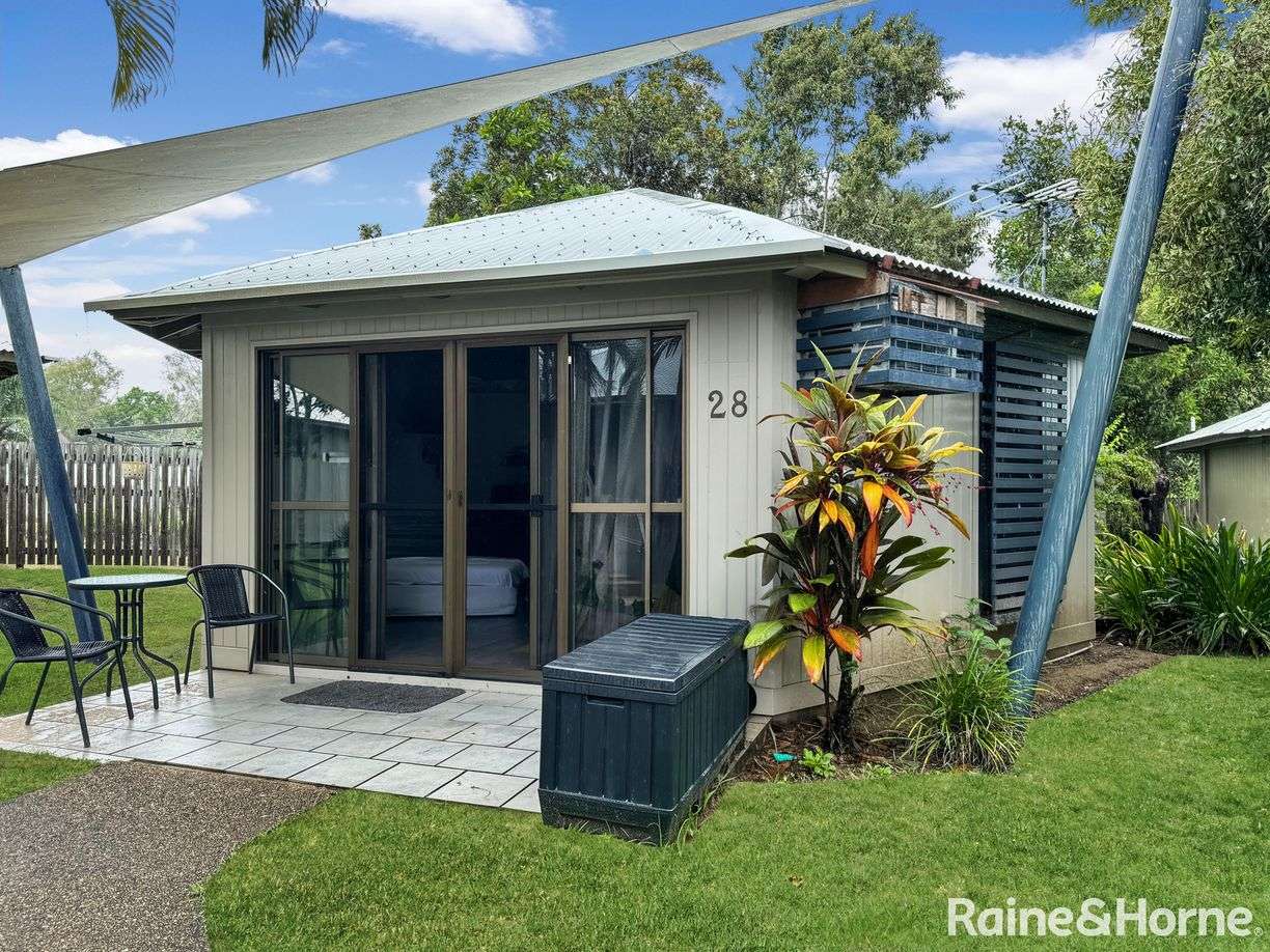28/7 Griffin Avenue — photo from Raine & Horne Mackay Beaches
