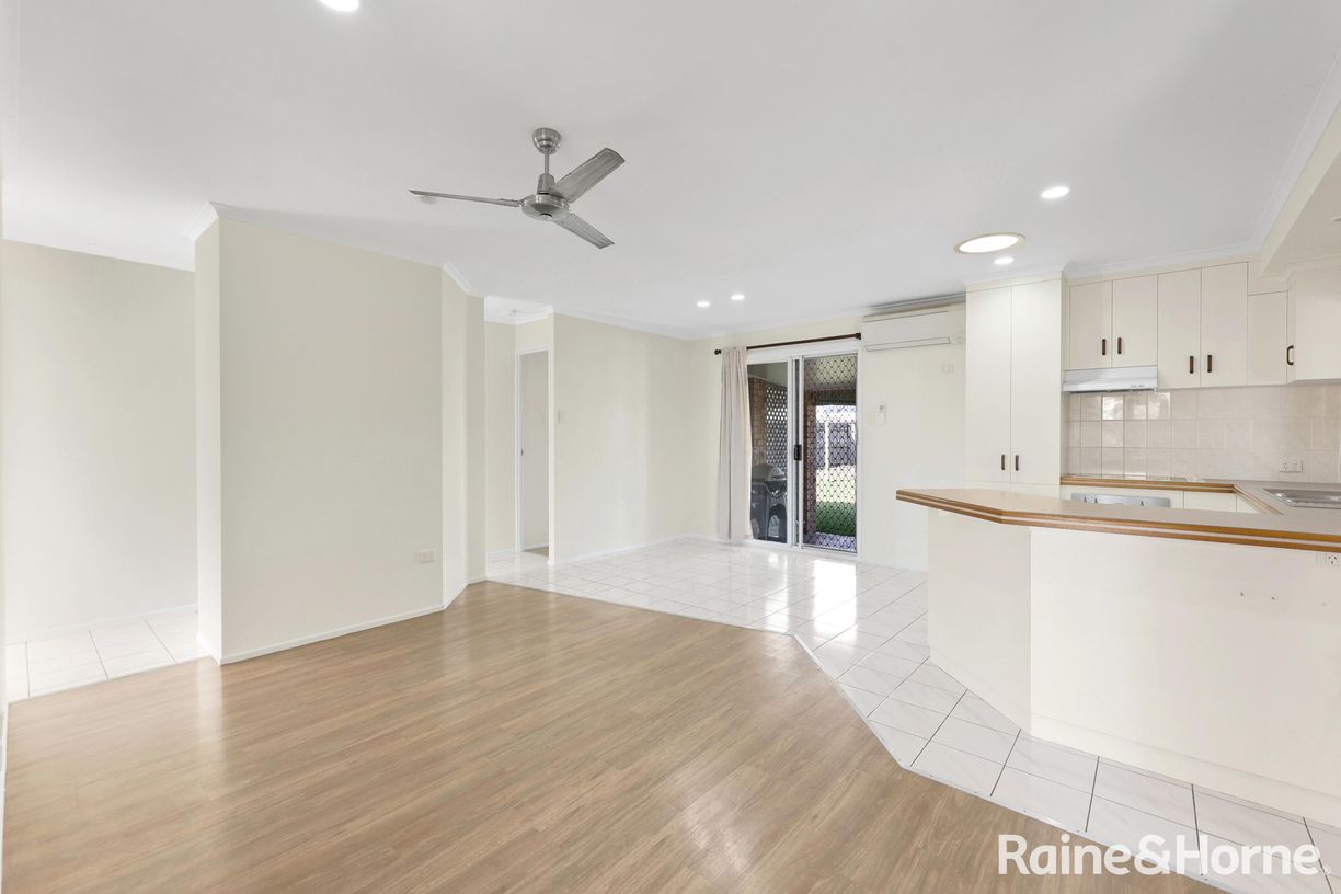 22 Elizabeth Drive — photo 4 of 20