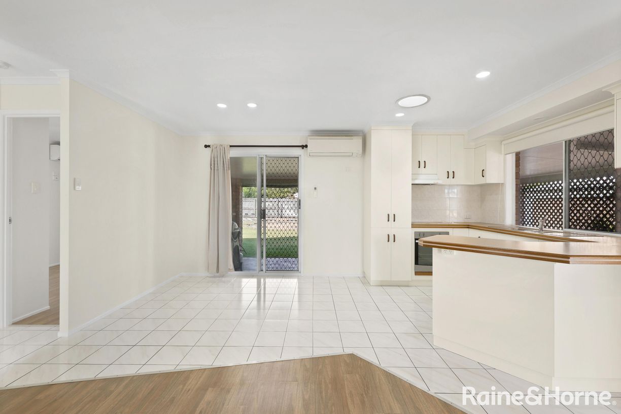 22 Elizabeth Drive — photo 5 of 20