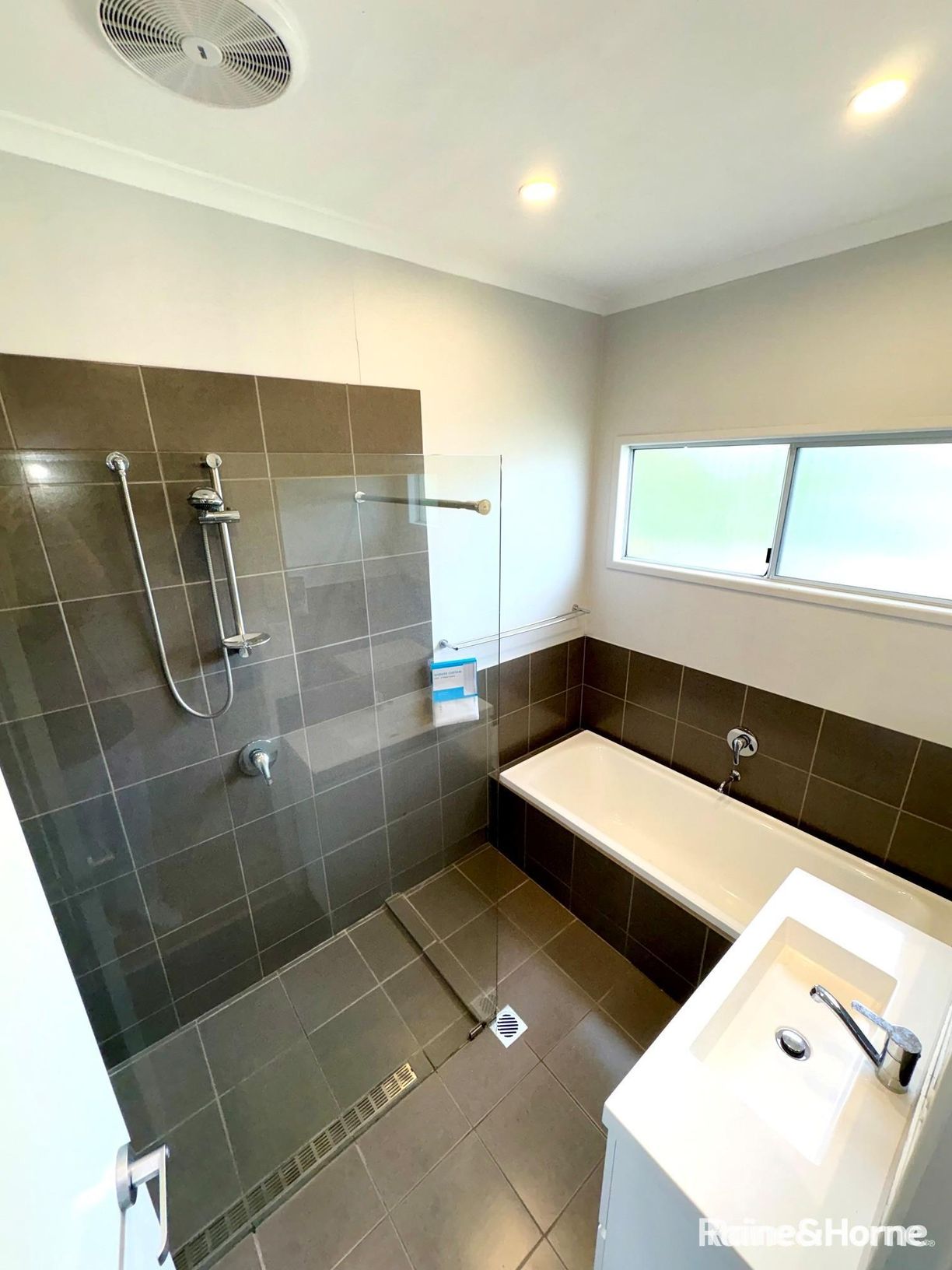 4 Cuthbert Street — photo 13 of 17