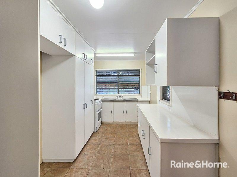 14 Chifley Court — photo 8 of 11