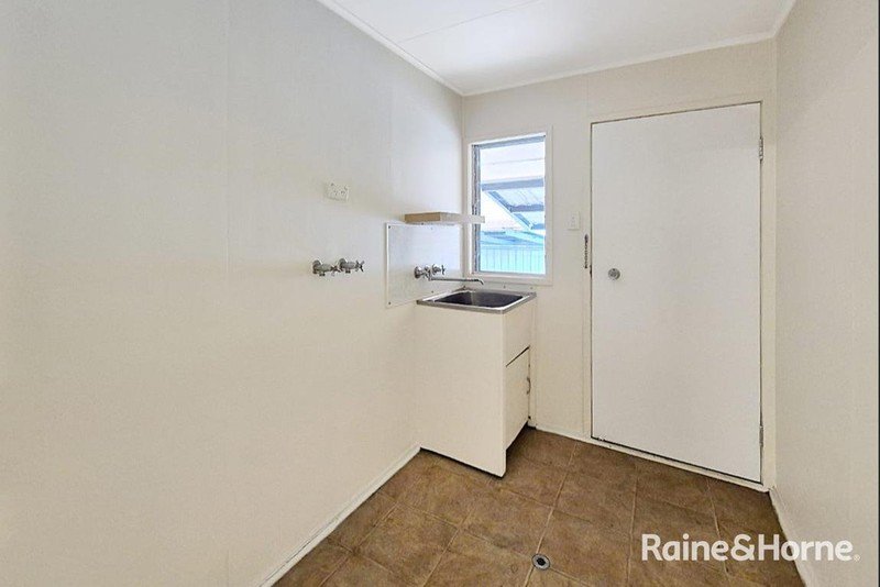 14 Chifley Court — photo 9 of 11