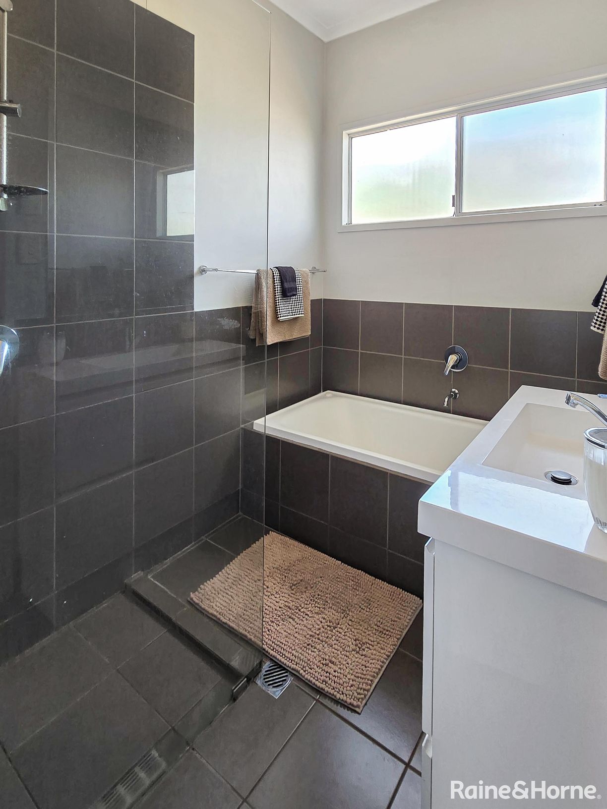 4 Cuthbert Street — photo 14 of 17