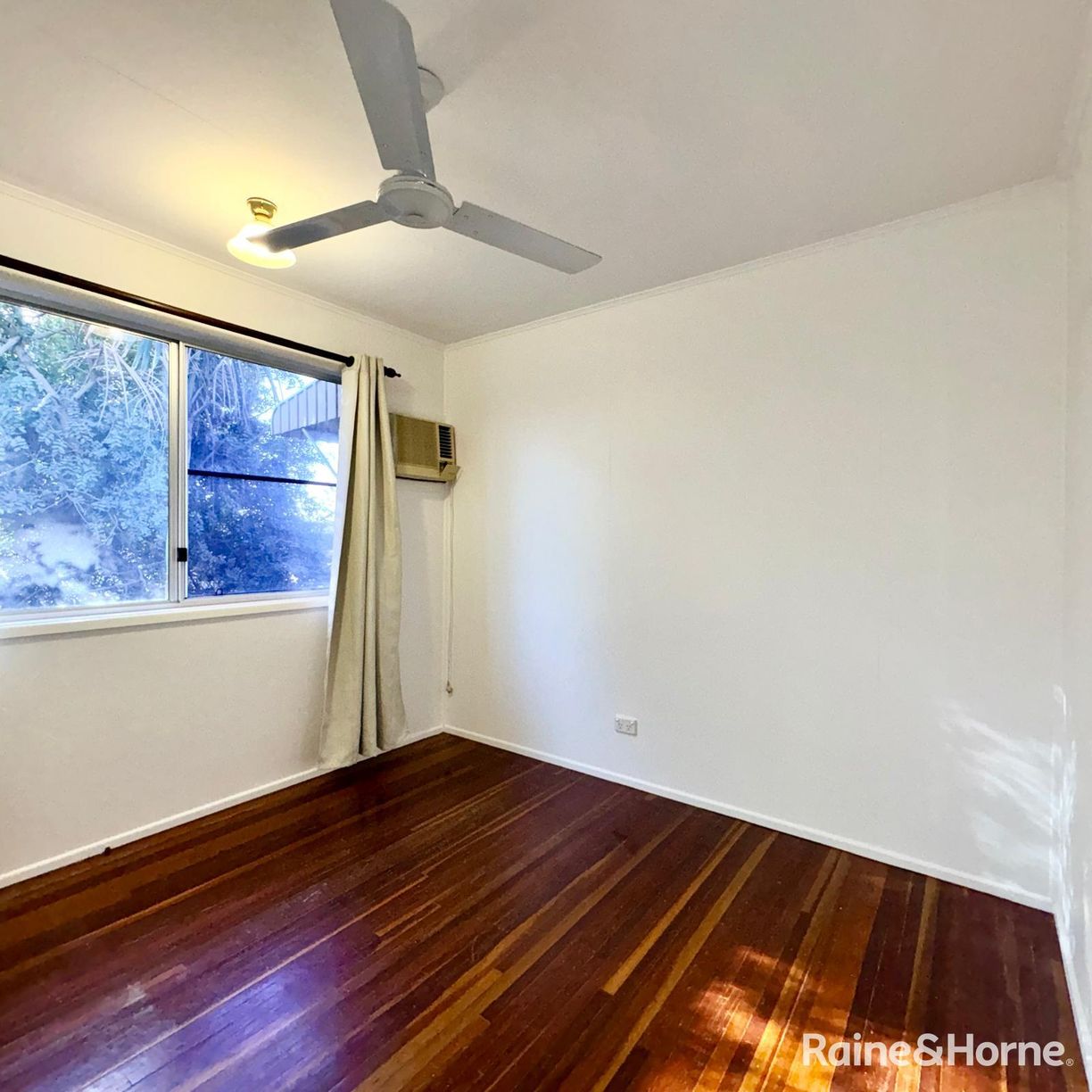 27 Clements Street — photo 8 of 20