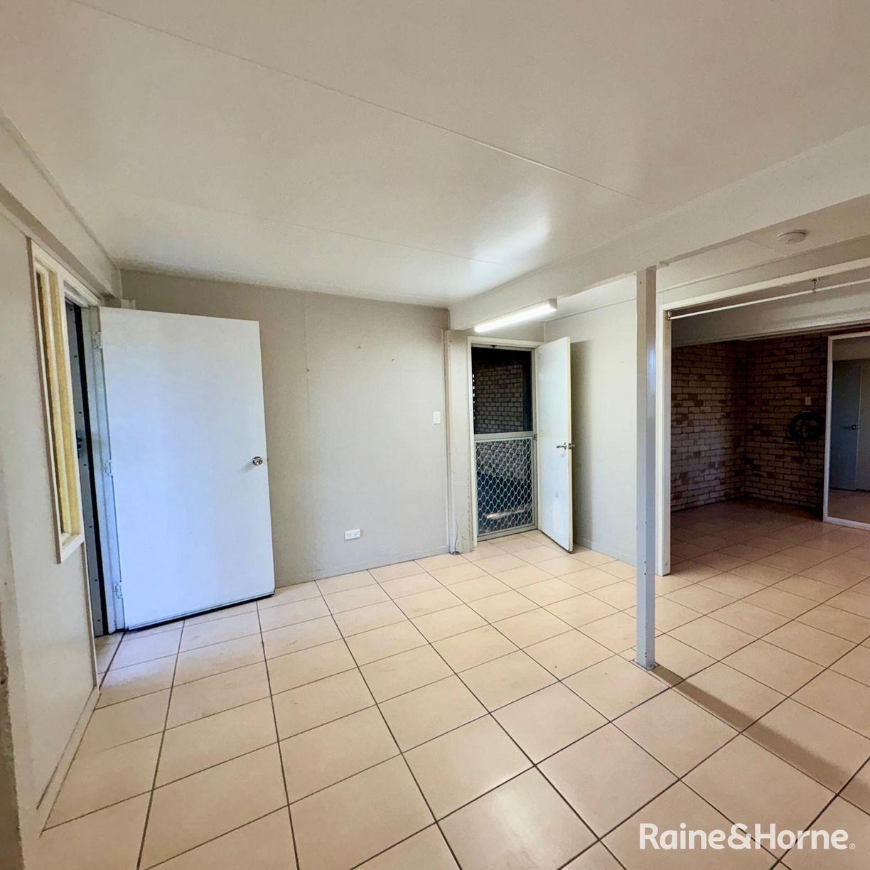 27 Clements Street — photo 14 of 20