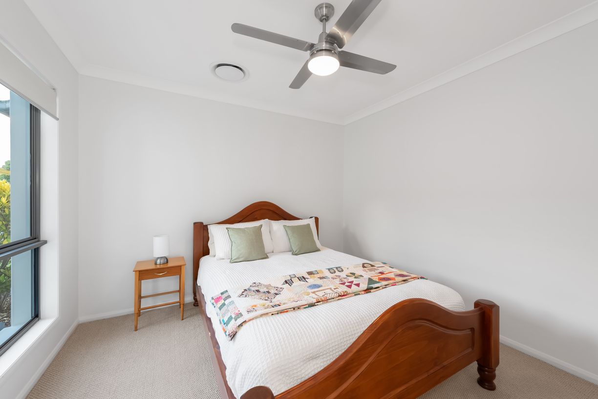 2/37 Heights Drive — photo 11 of 15