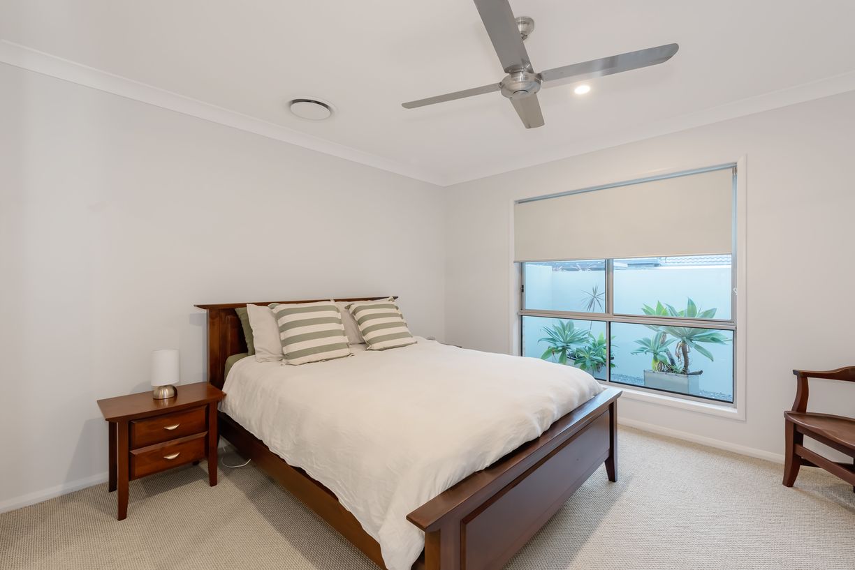 2/37 Heights Drive — photo 8 of 15