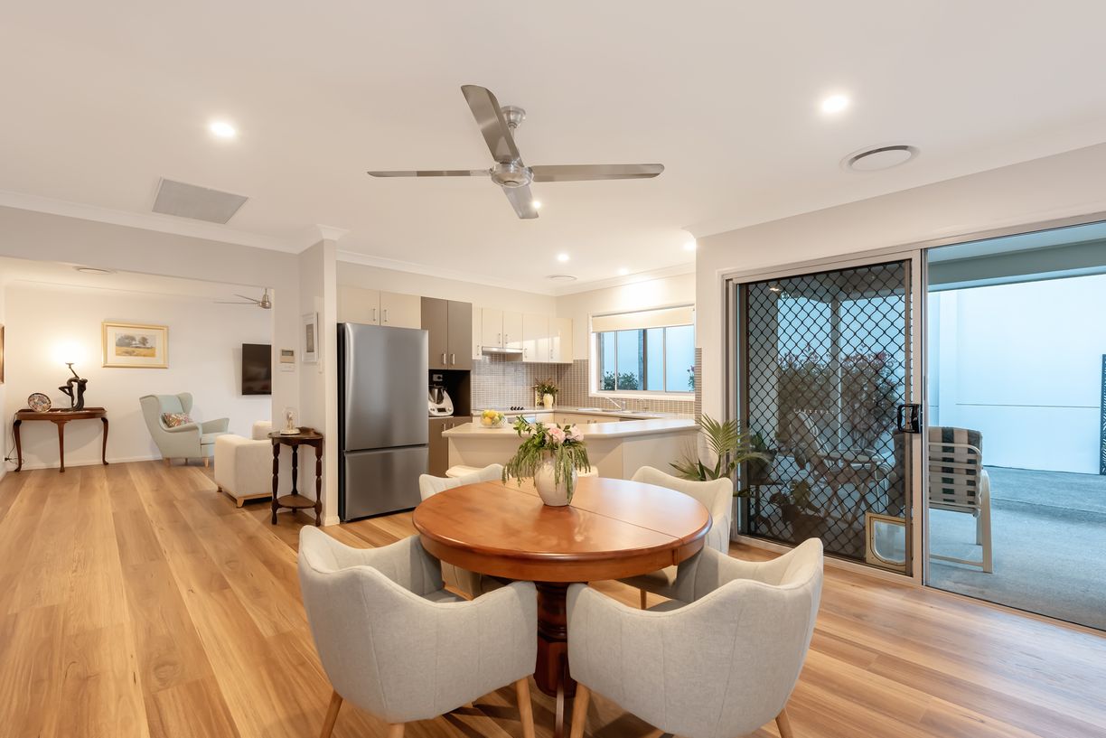 2/37 Heights Drive — photo 4 of 15