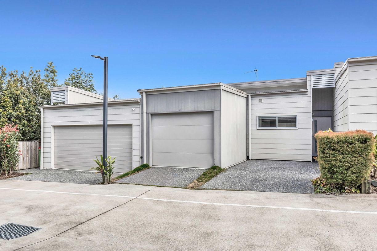 2 Stanhope Lane — photo 8 of 13