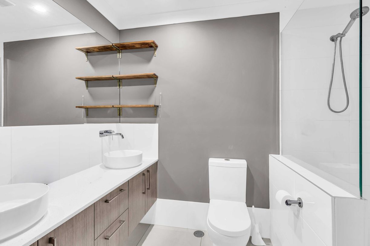 2 Stanhope Lane — photo 10 of 13