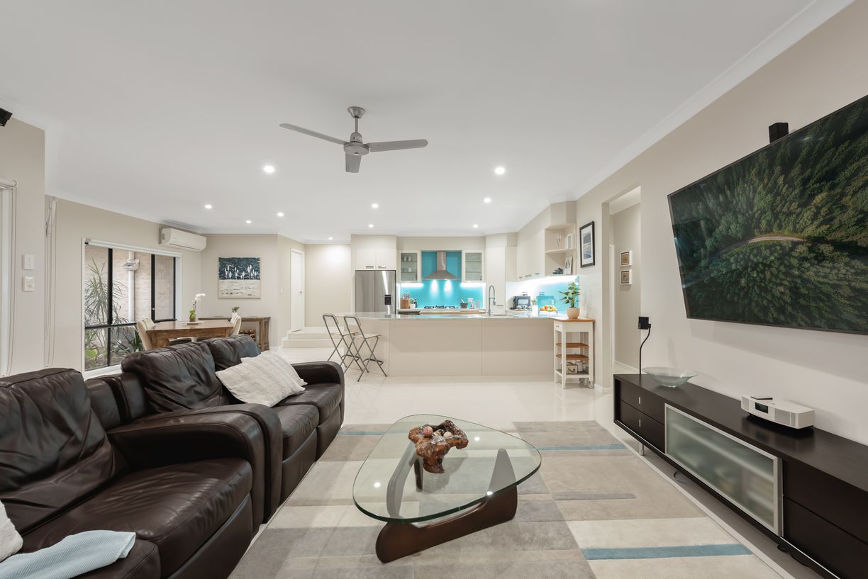98 River Meadows Drive — photo 4 of 23