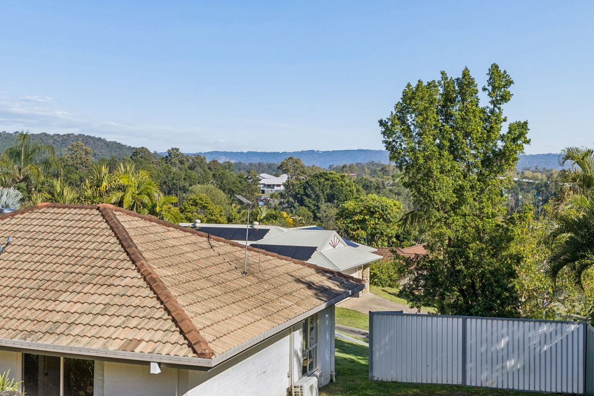 19 Mona Court — photo 5 of 23