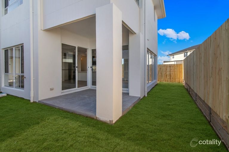 83 Foreshore Street — photo 3 of 9