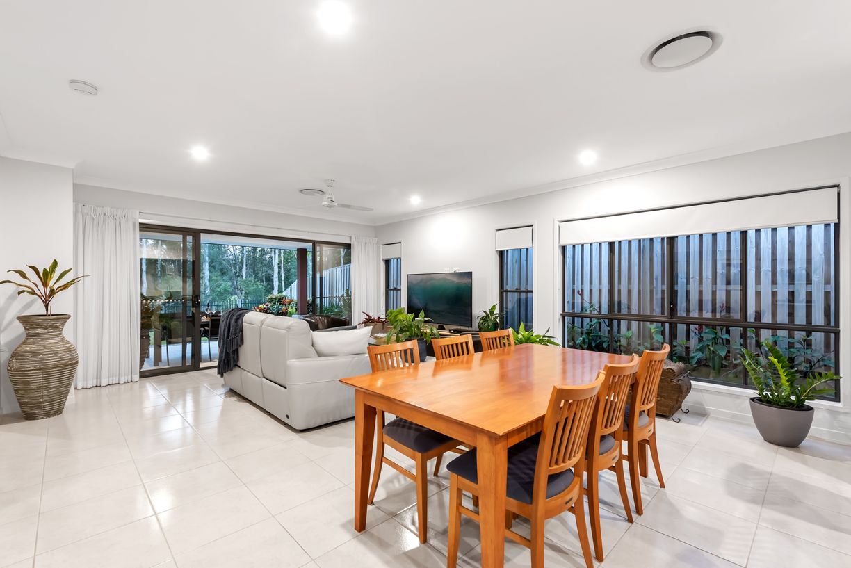 98 Melville Drive — photo 13 of 30