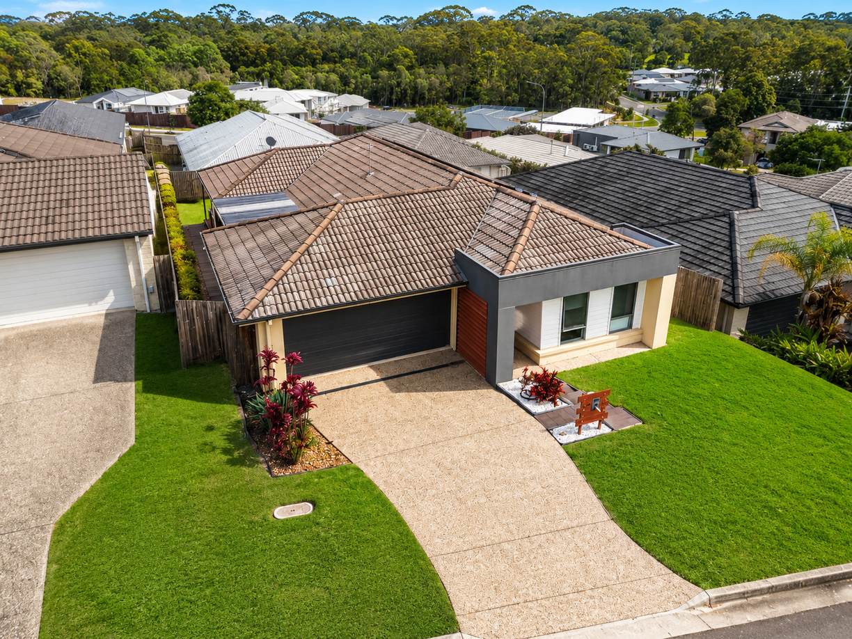 6 Nickel Street — photo from Raine & Horne Coomera | Pimpama
