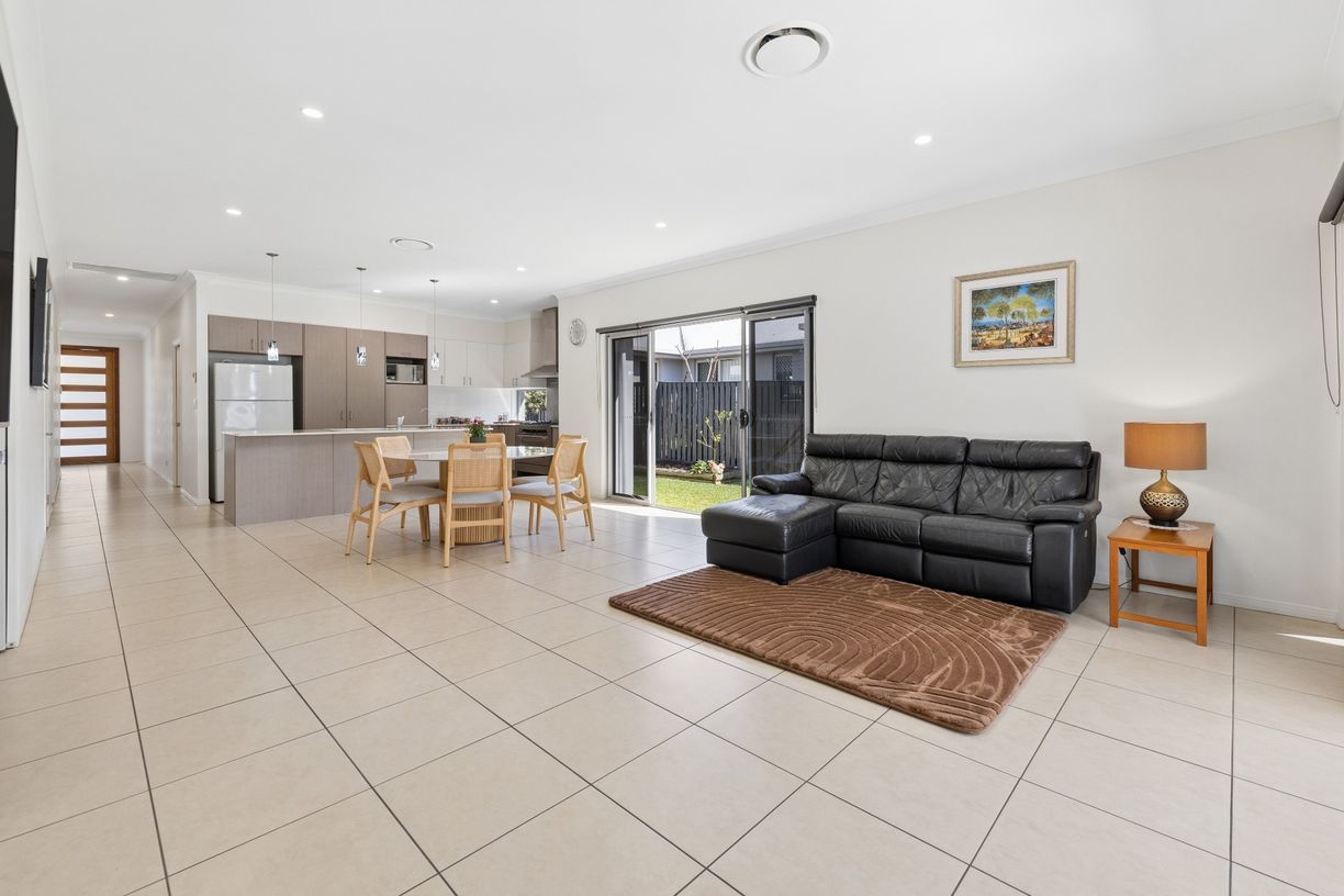 22 Peregrine Crescent — photo 15 of 30