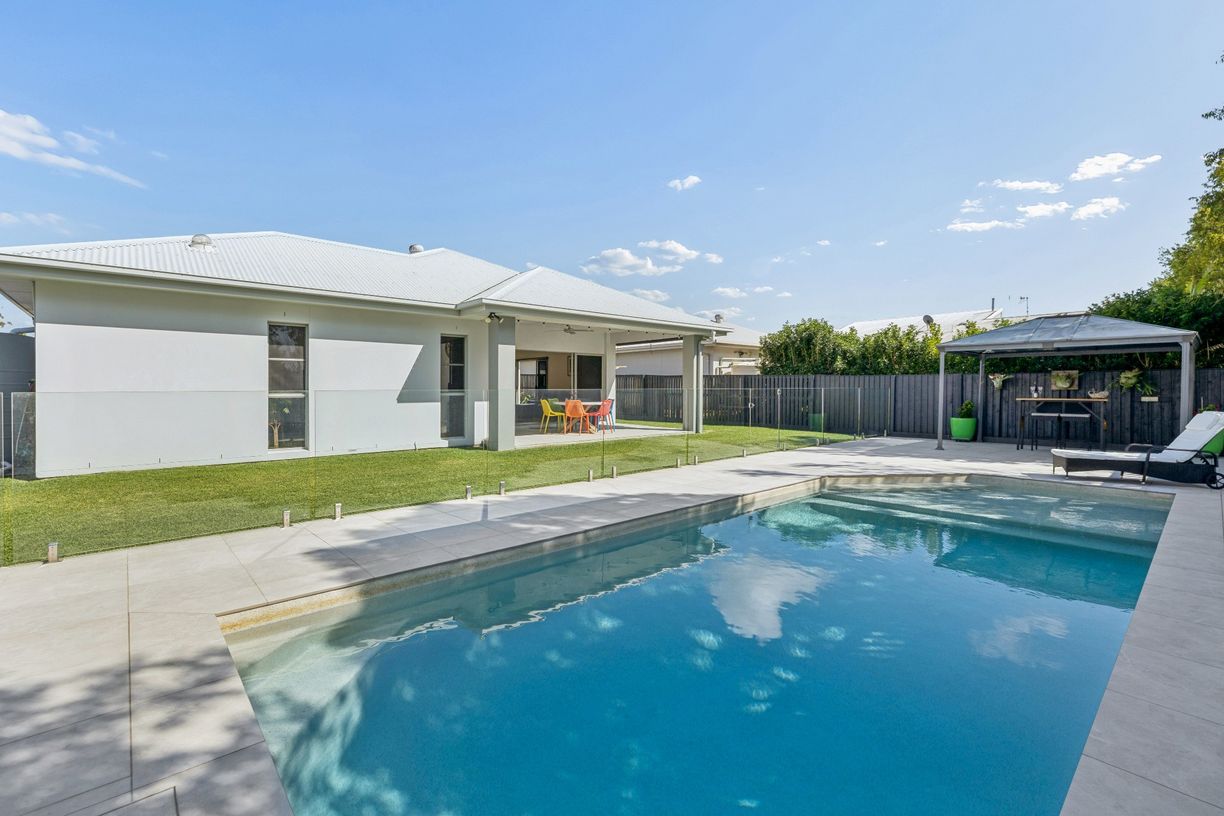 22 Peregrine Crescent — photo 6 of 30