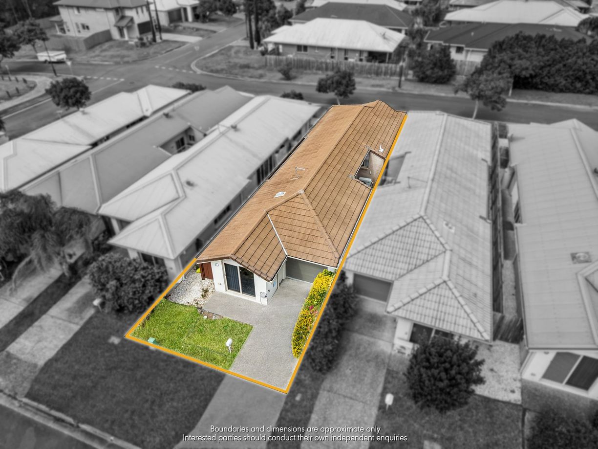 32 Milbrook Crescent — photo from Raine & Horne Coomera | Pimpama