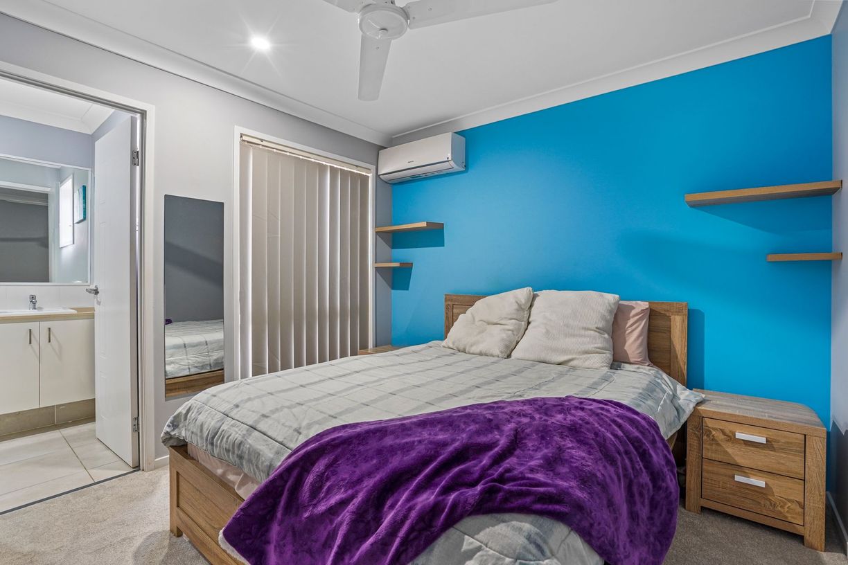 32 Milbrook Crescent — photo 9 of 17