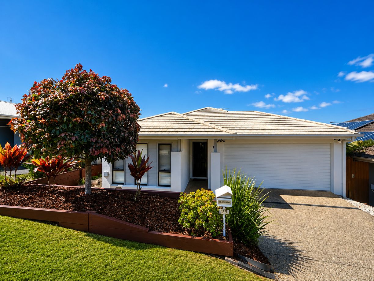 29 Santa Clara Rise — photo from Raine & Horne Coomera | Pimpama