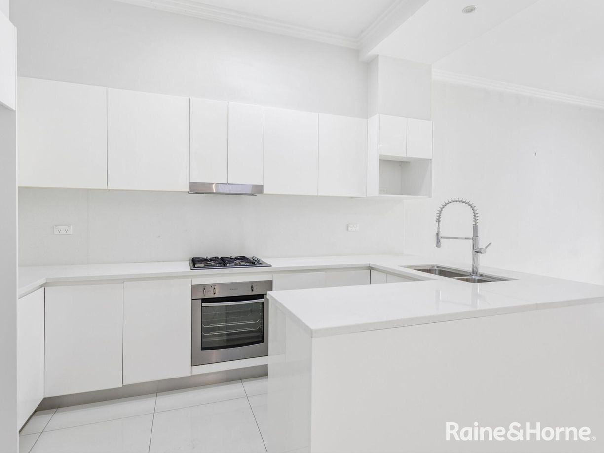 14/7F Parkes St — photo 3 of 10