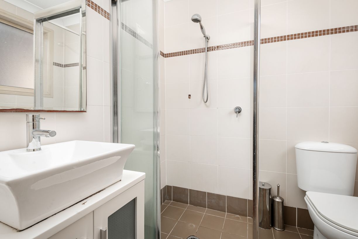 4 Bovis Place — photo 12 of 18