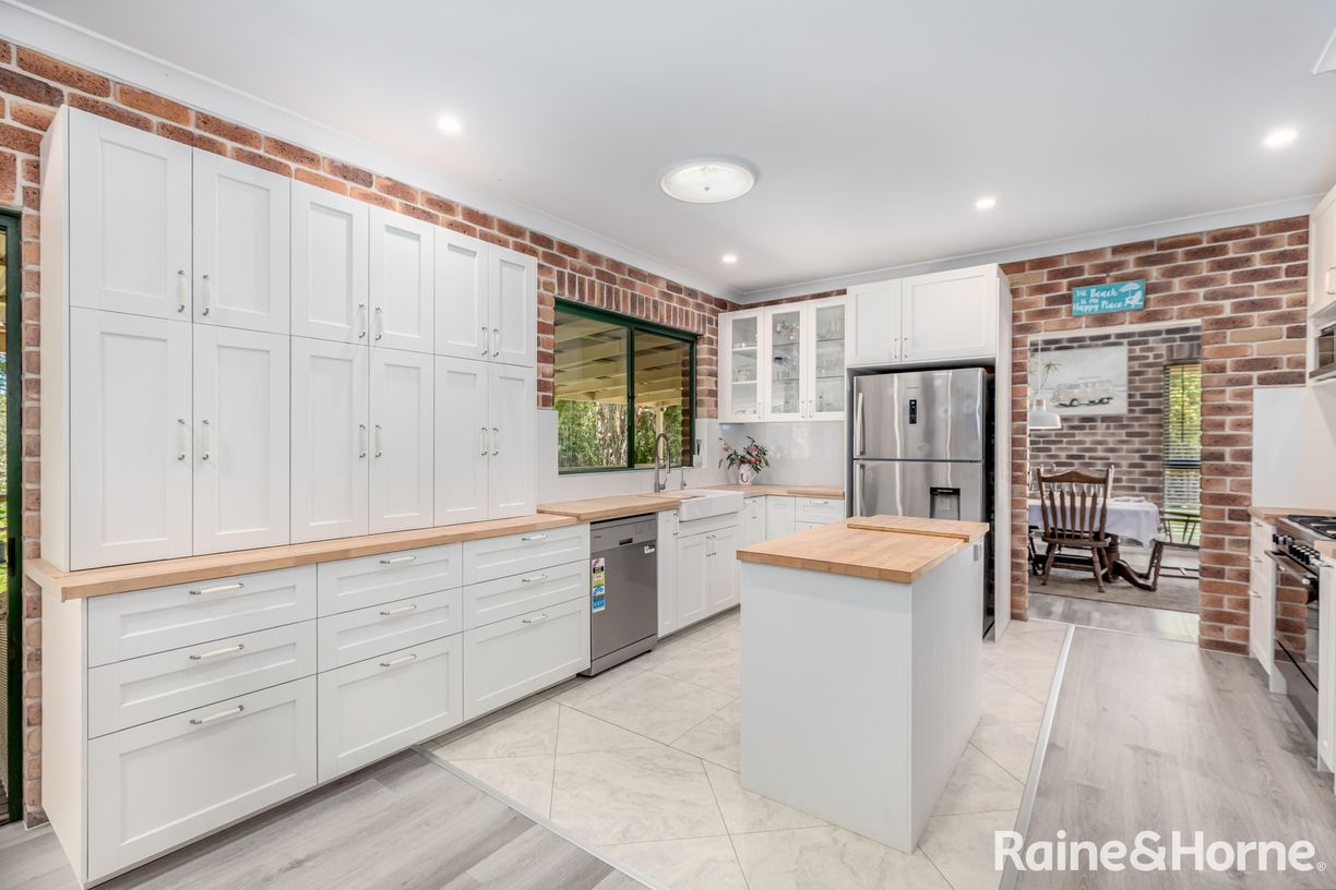 23 Tronson Road — photo 4 of 30