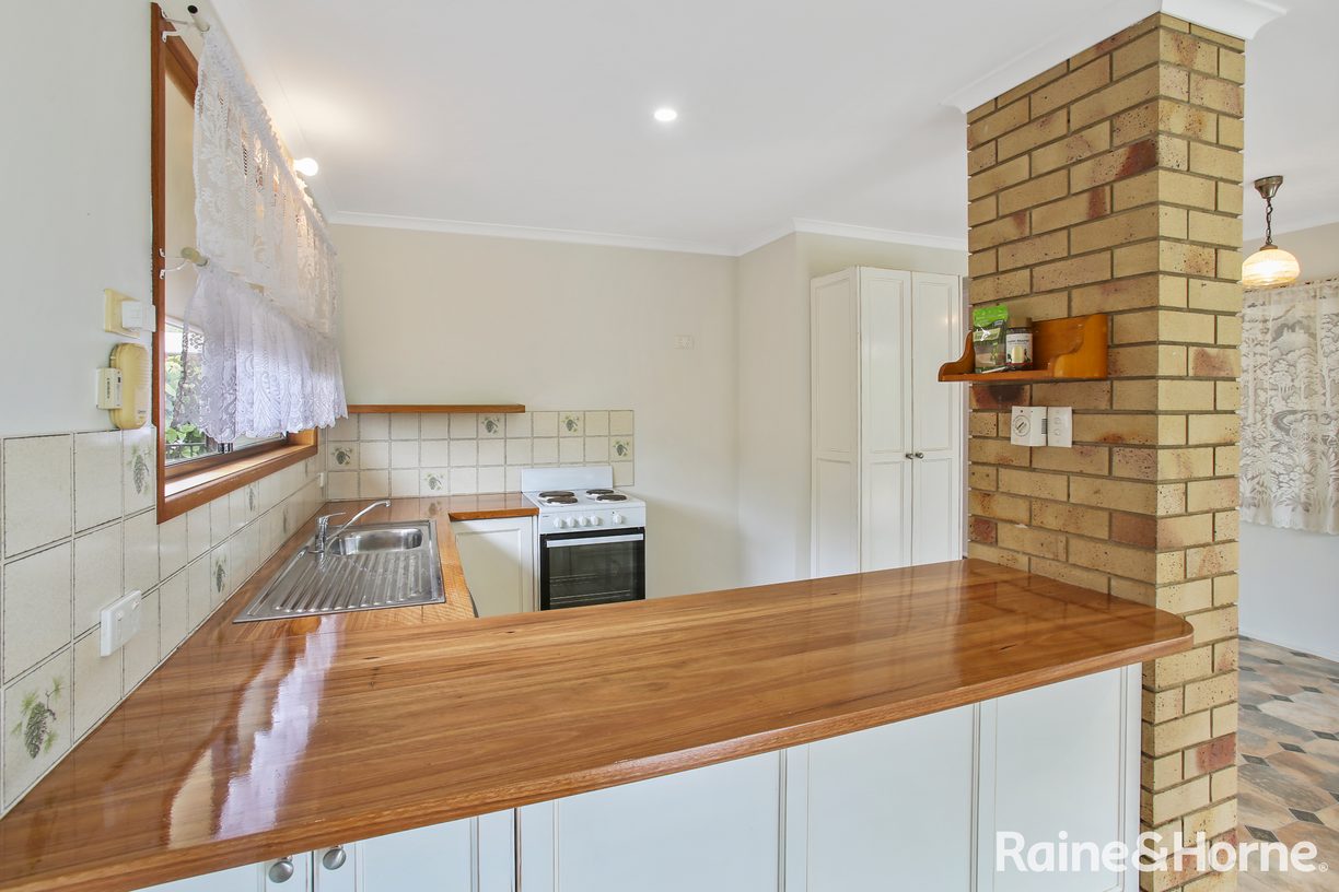 9 Tree Street — photo 3 of 9