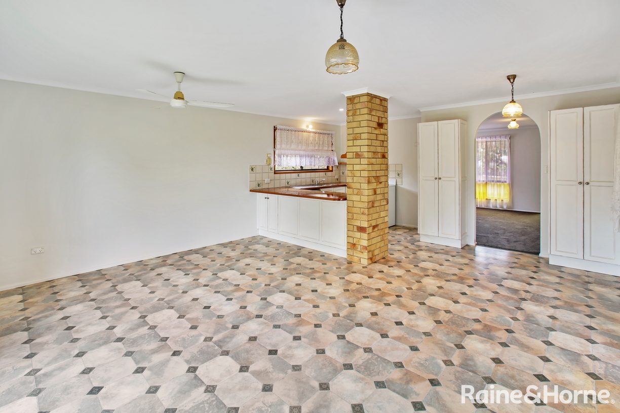 9 Tree Street — photo 4 of 9