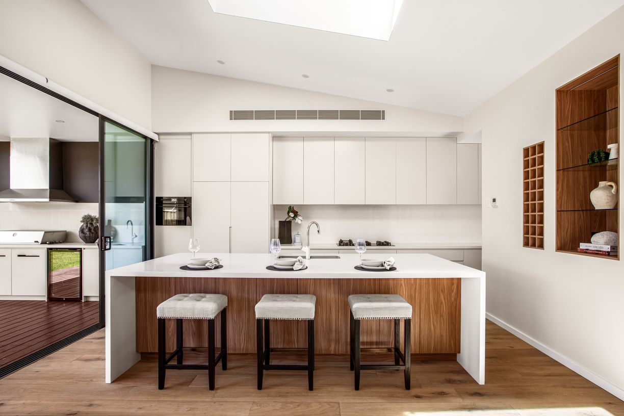 32 England Avenue — photo 6 of 14