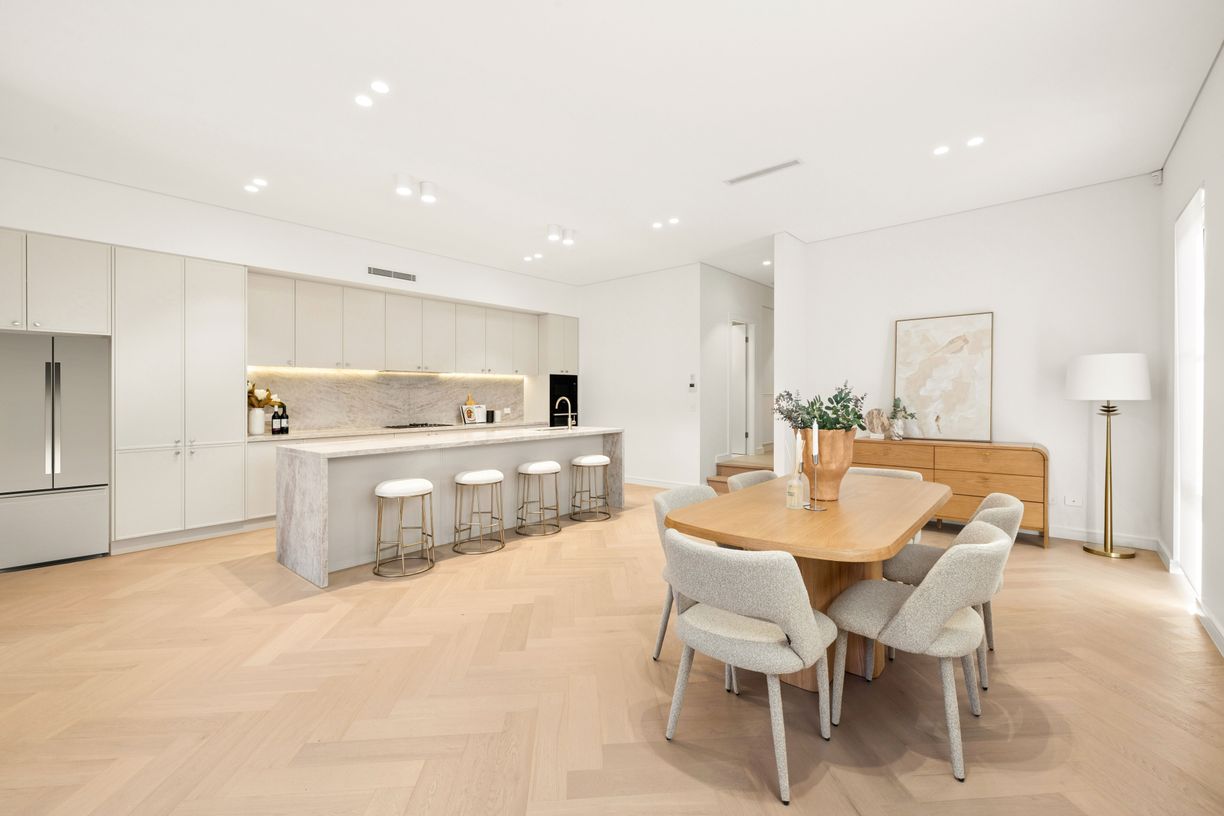 42 Portland Street — photo 6 of 12