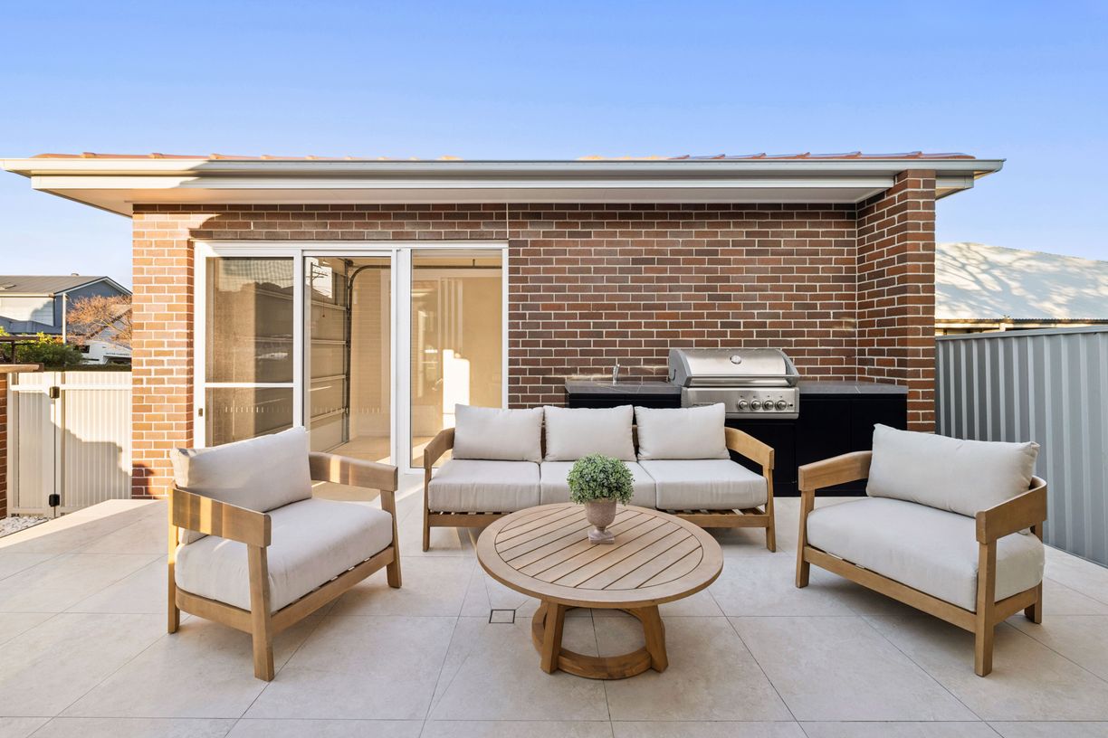 42 Portland Street — photo 9 of 12