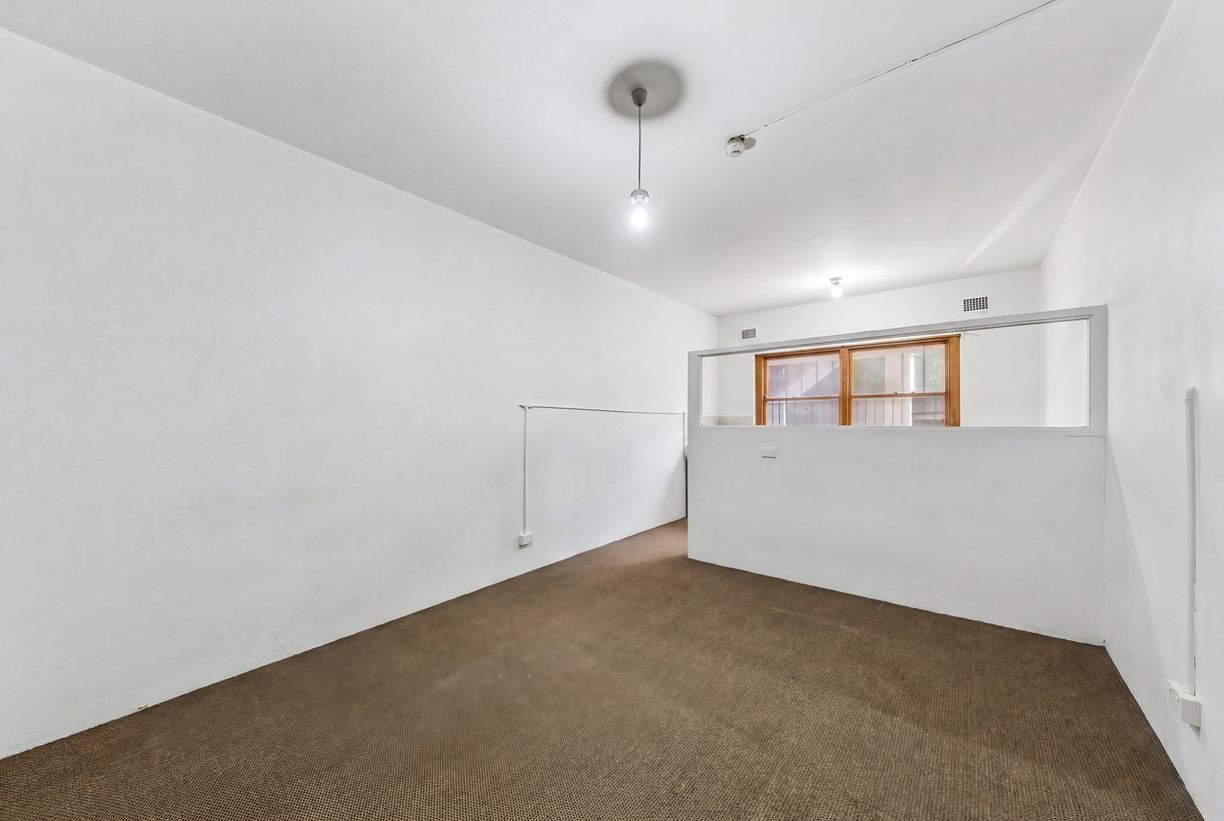 6 Webbs Avenue — photo 7 of 14