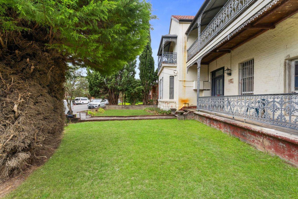 6 Webbs Avenue — photo 2 of 14