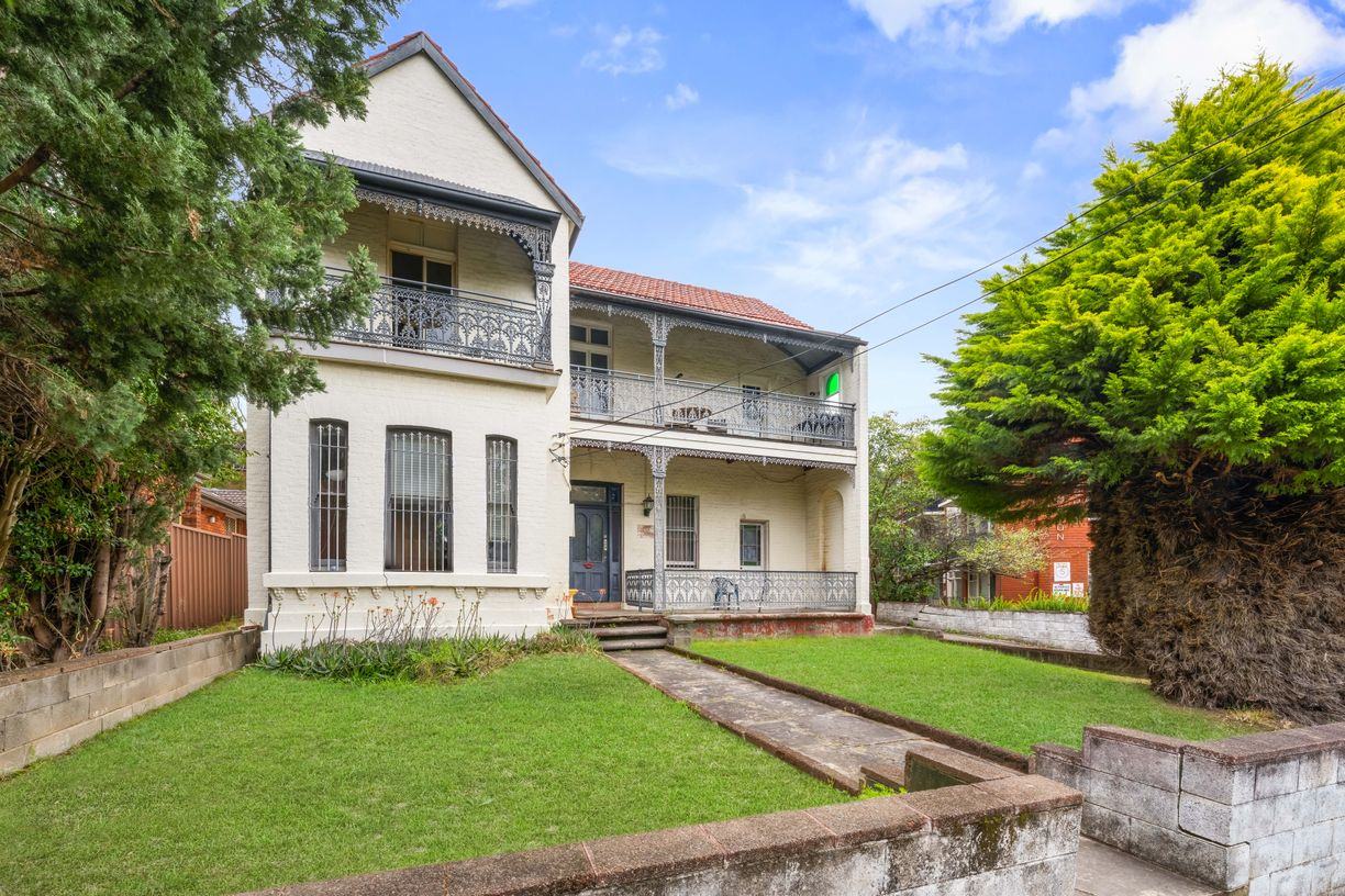 6 Webbs Avenue — photo 10 of 14