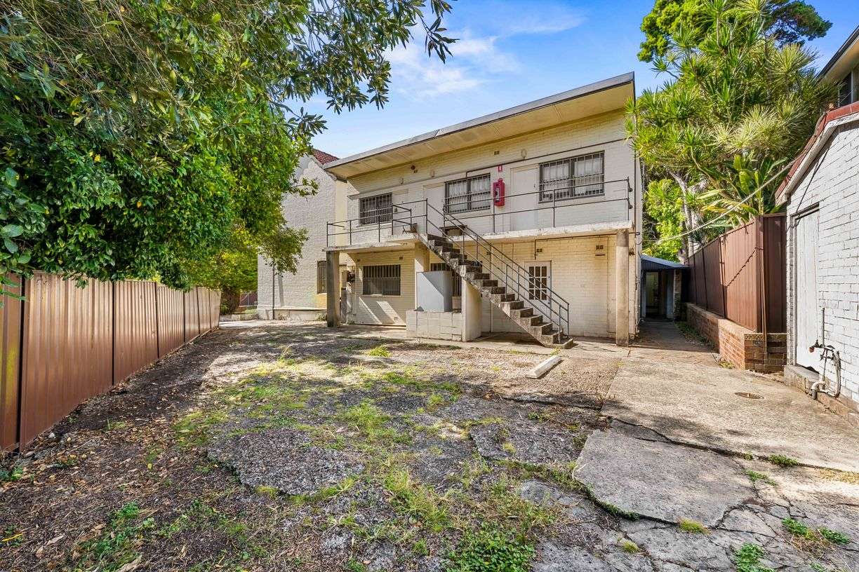6 Webbs Avenue — photo 11 of 14